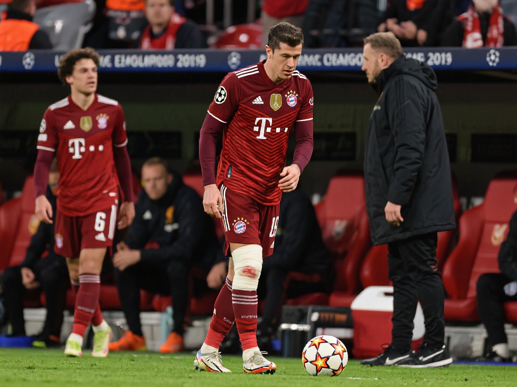 拜仁伤病潮来袭,多达7人恐缺战国米 在足球历史上,伤病影响球队发挥的例子屡见